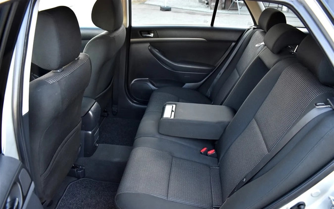 Toyota Avensis cena 18900 przebieg: 220000, rok produkcji 2006 z Elbląg małe 704